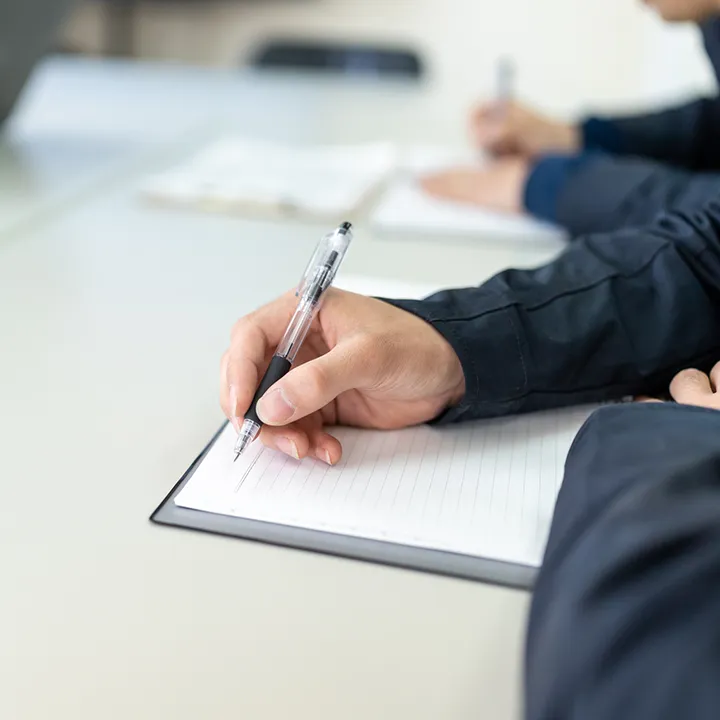吉正運輸倉庫では<br />
ドライバー·倉庫作業スタッフ向けの会社説明会を開催しています!