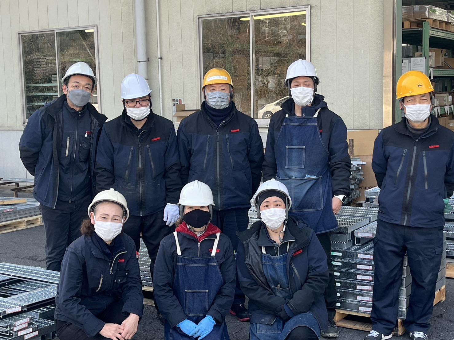 建材工場の倉庫内作業スタッフ
