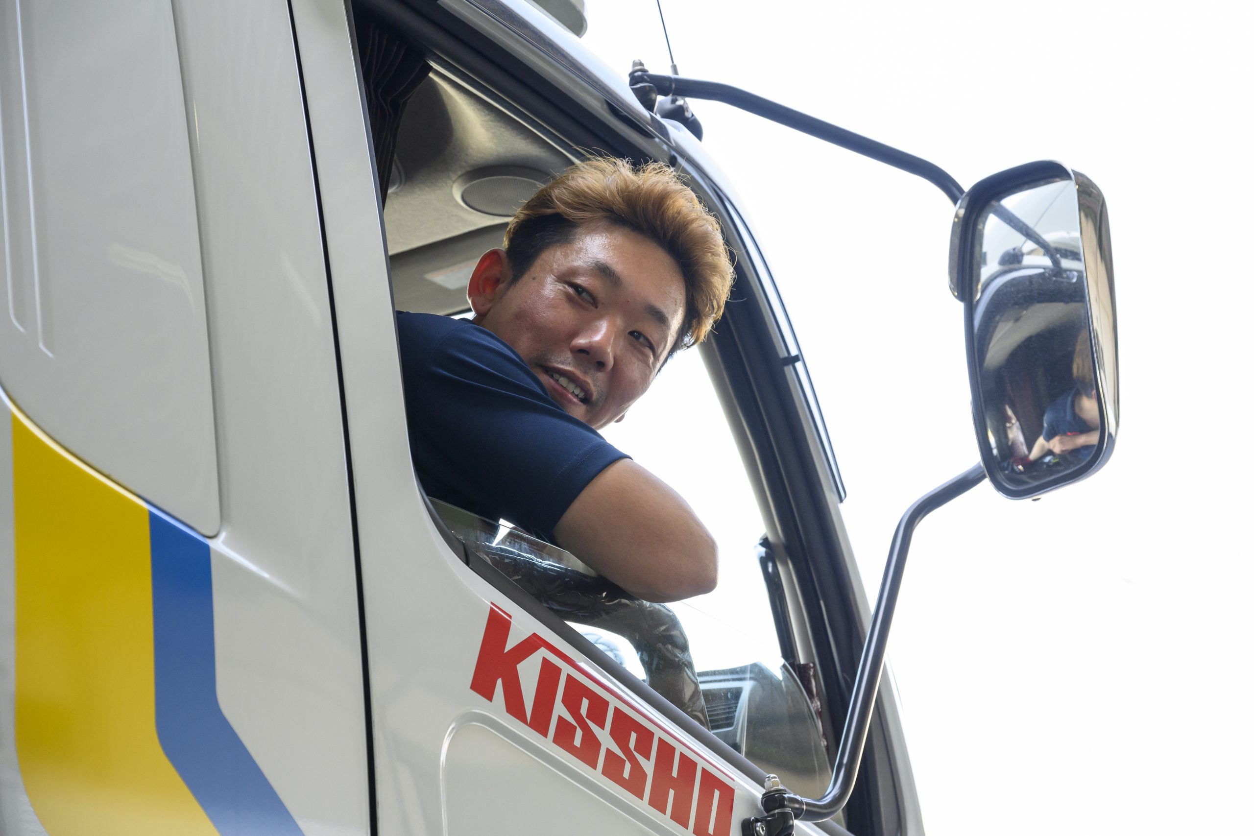 【チャーター便】4t平トラックドライバー